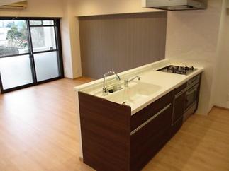 対面式キッチンで明るく開放的に！