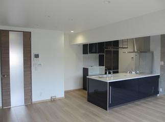 対面式で開放的なキッチンに