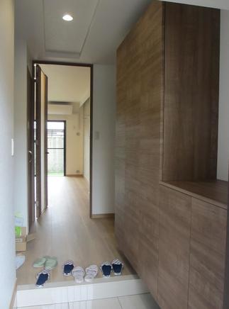 豪華で落ち着きのある玄関まわり