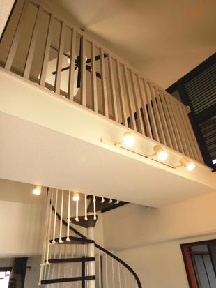 メゾネット式のマンションのリノベ－ション