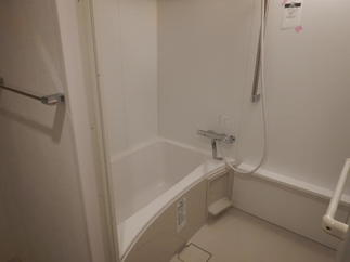 清潔感がありお手入れの簡単なバスへ