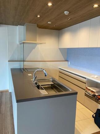 機能も充実したお洒落なセンターキッチン　