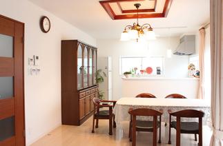 部屋がより広く見えるようデザインしました