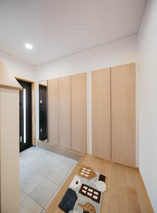 たっぷりと入る玄関収納♪