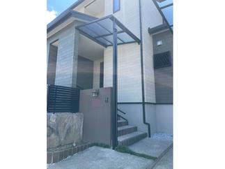 雨に濡れない玄関アプローチへ