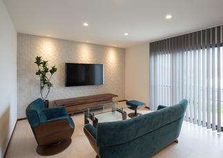 LIXILタイル建材　エコカラット（ペトラスクエア：ライトグレー）