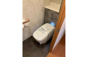 毎日のお手入れを簡単に、「サティスX」×「エコカラット」の快適トイレリフォーム