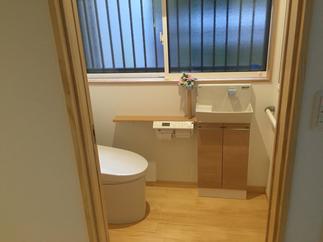 明るく広く動きやすくなったトイレ