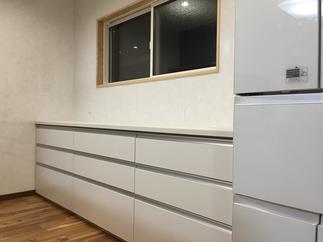 物の出し入れが楽な背面収納