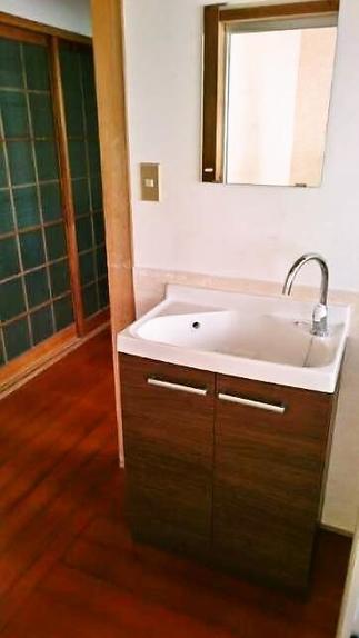 シンプルで性能の高い洗面化粧台