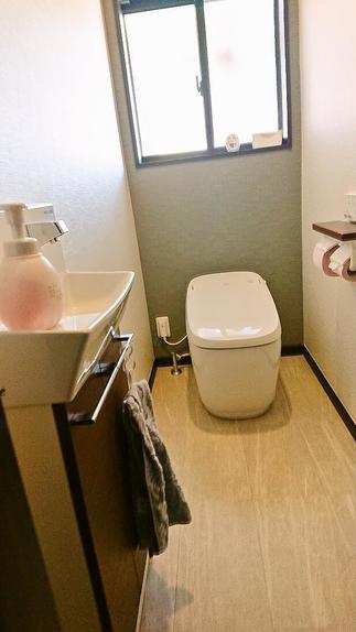 タンクレスでより空間が広く使えるトイレ