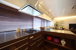 オーシャンビューを臨むキッチン