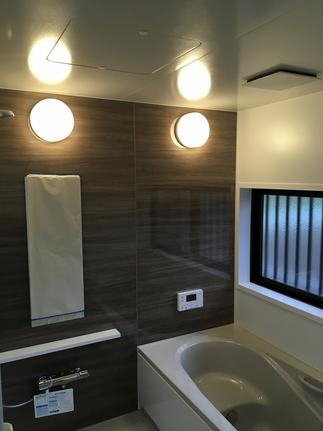 ゆったり暖かな浴室