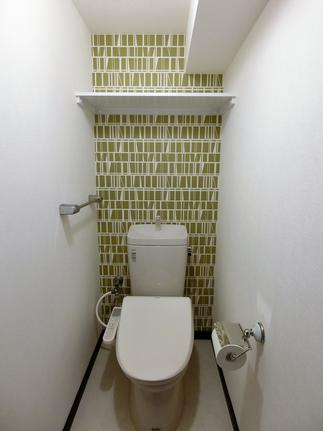 トイレの壁紙をリニューアル