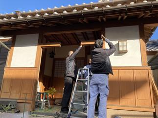 既存玄関戸取り外し状況