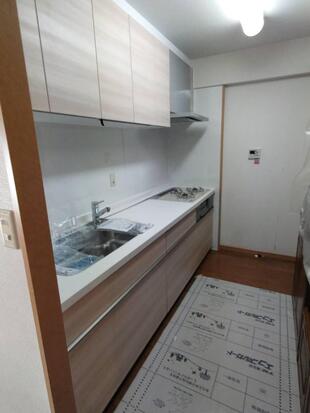 キッチンリフォーム）　既存設備を活かして、暮らしになじむ新しさ