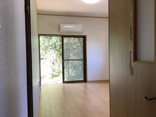 照明の交換、エアコン設置でより快適空間に。