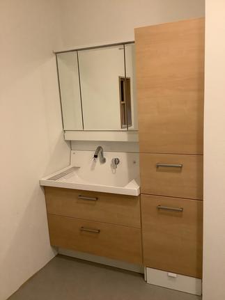 収納力抜群の洗面化粧台で毎日快適に