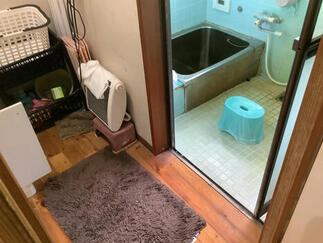 洗面脱衣室　before