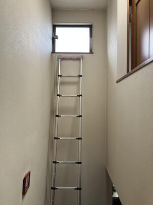 TOSTEM NCVオペラ ガラスルーバー窓J2030 修理事例：高所用チェーン式ルーバーのチェーン空回り