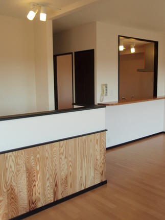 PCルームとキッチン