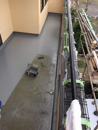 ベランダ防水（途中経過）
