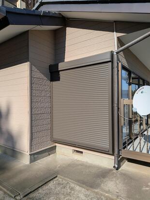 取手市／掃出し窓　シャッター後付け工事（ＬＩＸＩＬリフォームシャッター）