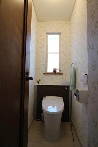 カウンター内にタンクがスッキリ収納