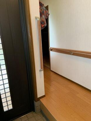 「転ばぬ先の手すり」　手すり取付工事