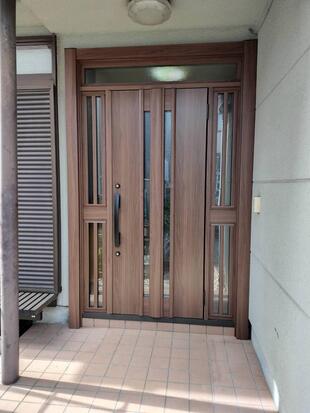 玄関ドアリフォーム完成しました！　東村山市T様邸