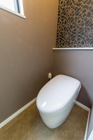 タンクレストイレですっきりお洒落なトイレ空間