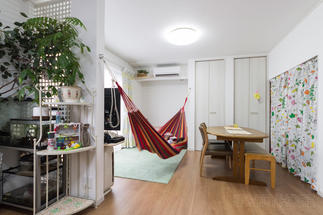 ハンモックでくつろいだり、お子様が遊んだり。補強をちゃんとすればこそです。