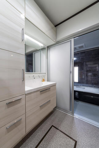 収納豊富になった洗面化粧台