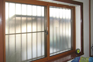 窓にインプラス