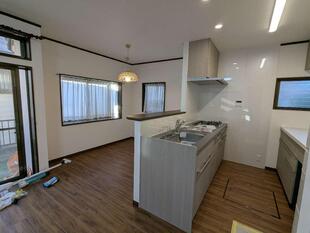 八千代市　リクシルリシェルSi　L型からI型キッチンに変更　収納も充実