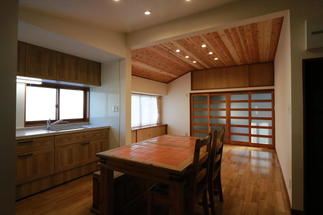 明るいダイニング