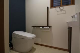 広く使いやすいトイレ