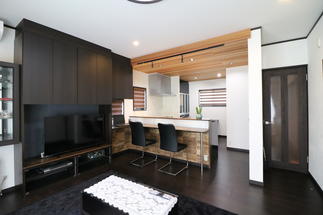 対面カウンターにして開放的なLDKへ