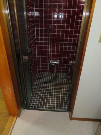 施工前浴室開口部