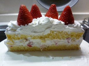 デコレーションケーキ断面.png