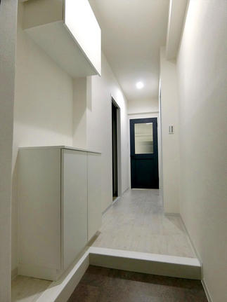 玄関ホール～廊下