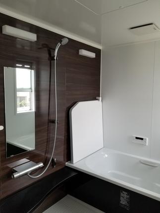 広々としたユニットバス