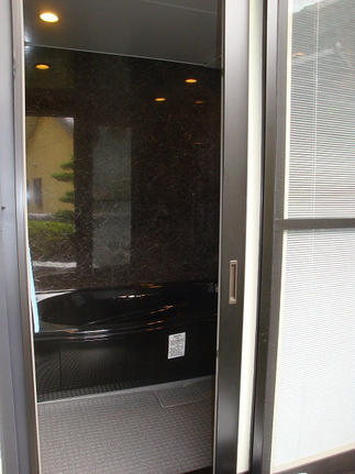 浴室からお庭へ出られます