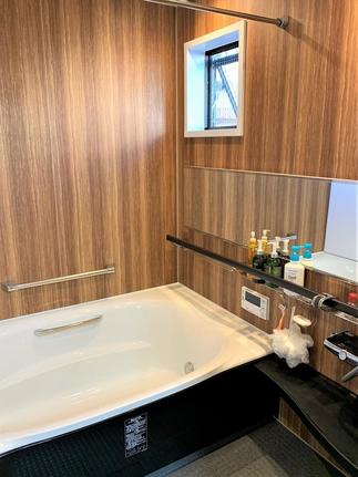 ゆったりとした大きな浴槽