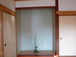 床の間のクロスは市松模様のデザインにしてみました。