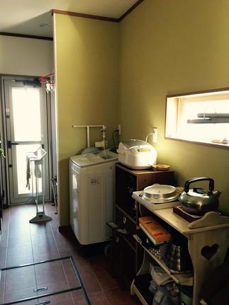 たっぷり収納できるパントリー