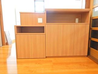 キッチンカウンターにオリジナルの造作家具を設置