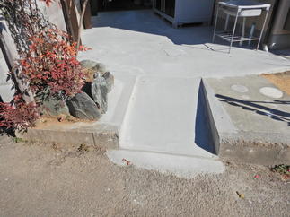 道路からの段差も解消し、自転車の出入りが可能になりました！