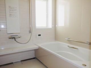 白を基調にすっきりとしたデザイン！