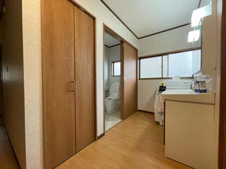 段差がないバリアフリーな洗面室